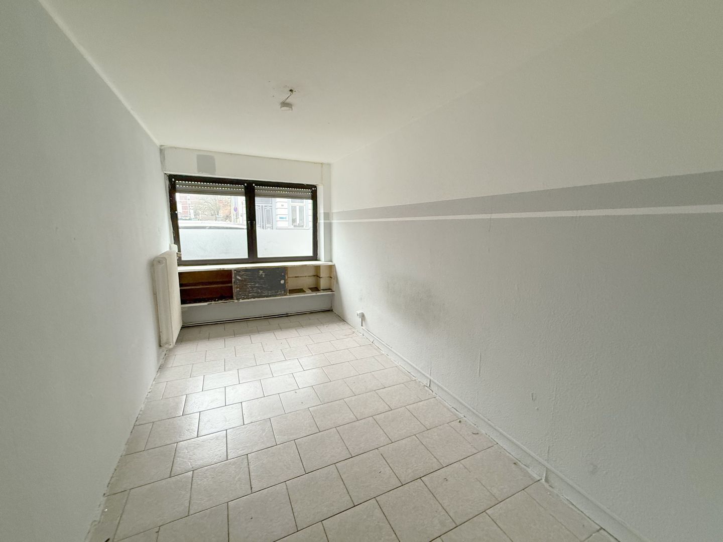 Ansicht 9 von: Hobbyhandwerker aufgepasst! Renovierungsbedürftige 3-Zimmerwohnung mit kleinem Garten in Krefeld